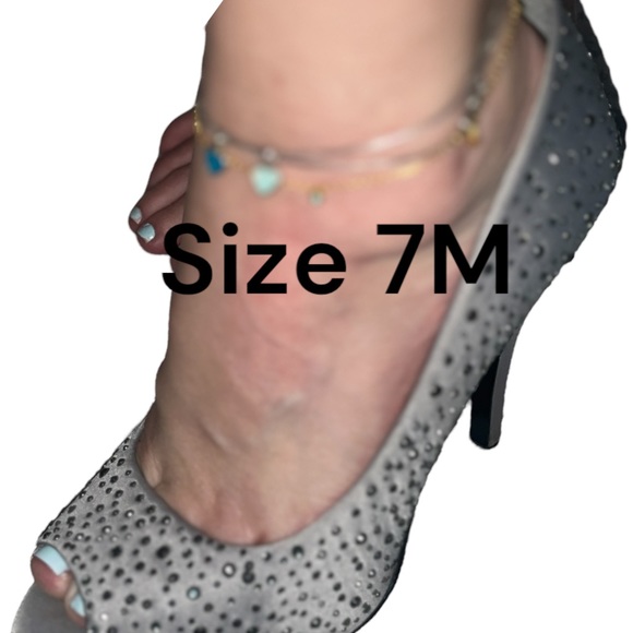 Bin 3C Gianni Bini Silver bedazzled open toe pumps size 7 - Picture 8 of 8